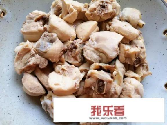 鸡腿炖土豆怎么做好吃？鸡大腿炖土豆做法？