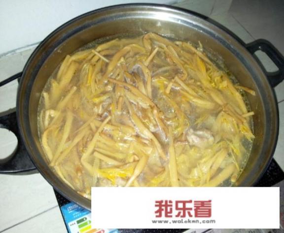 新鲜黄花菜怎么烫？鲜黄花菜可以吃吗？