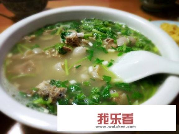 做羊肉汤是先放配料吗？羊肉汤用八角吗？