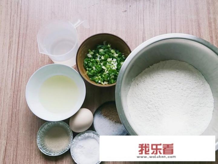 炸葱油饼怎么炸又酥脆又蓬松？葱花饼最正宗的做法？