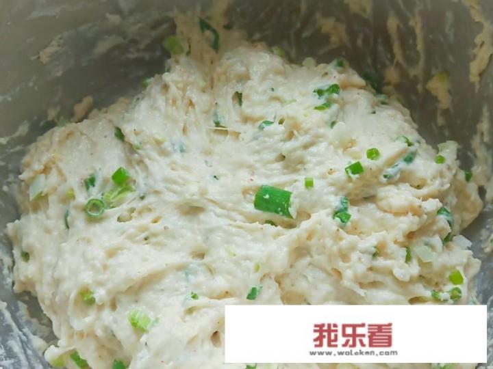 炸葱油饼怎么炸又酥脆又蓬松？葱花饼最正宗的做法？