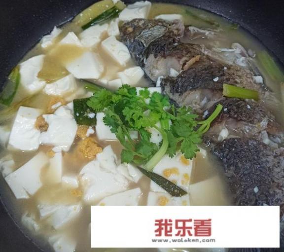 鲫鱼豆腐汤的做法？鲫鱼豆腐汤做法步骤？