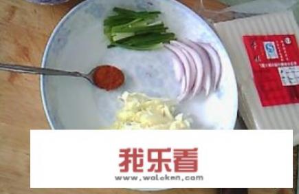 辣白菜怎么样炒好食？辣白菜炒年糕怎么做？