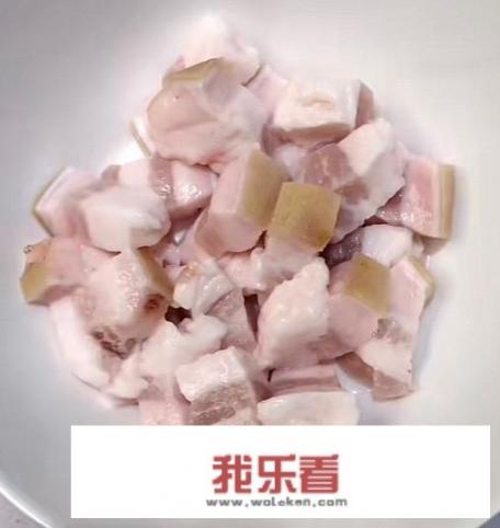 苦瓜炒肉的做法？4川苦瓜炒肉家常做法？