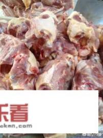 鸡背炖土豆怎么做？土豆可以炖鸡吗？