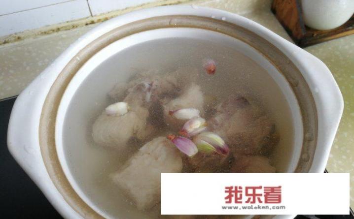 玉米排骨汤怎么做更好食？煮熟的玉米做排骨汤行吗？