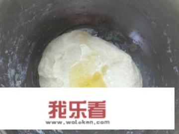 手工松软小面包的简单做法（图解步骤）？