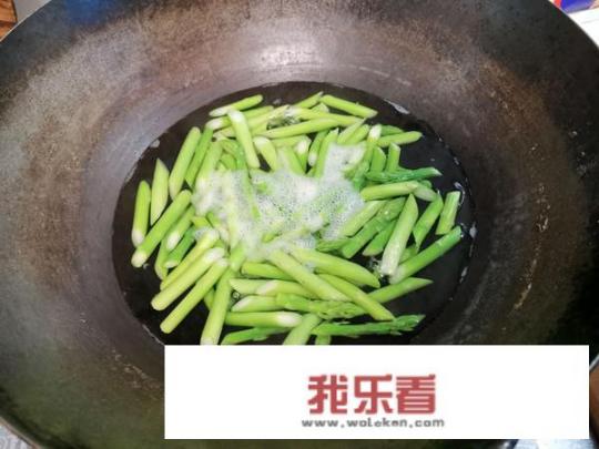 芦笋炒鸡蛋的家常做法？