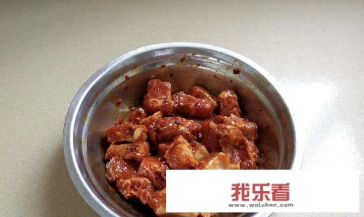 土豆炖排骨怎么做啊？