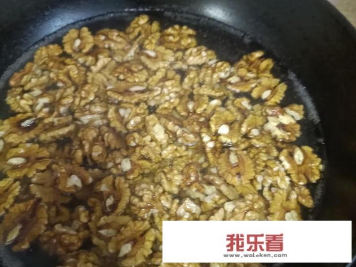 蜂蜜琥珀核桃仁家常做法？