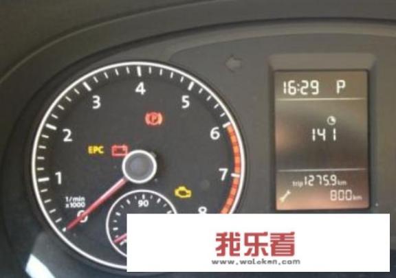 汽车仪表盘中的km/h和km是什么意思？