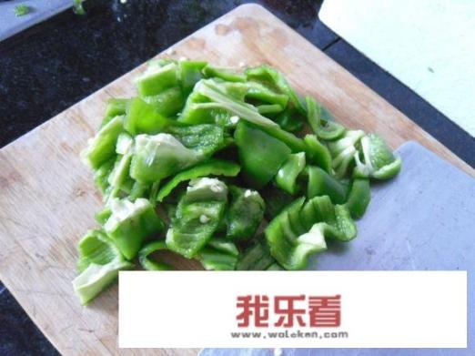 青椒素炒杏鲍菇怎么做？青椒素炒杏鲍菇怎么做？