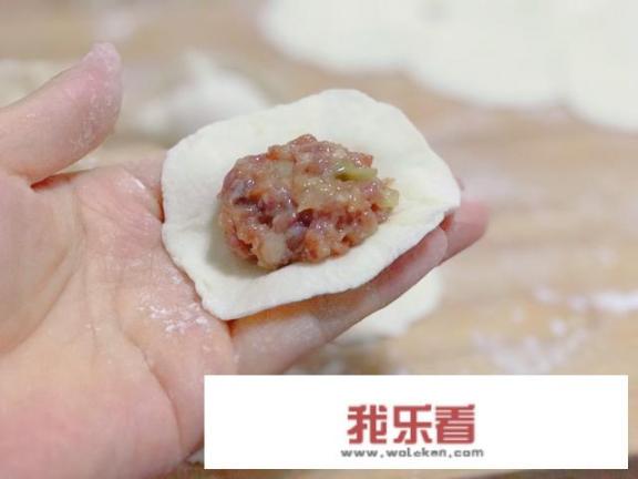 牛肉配什么菜做饺子馅最好吃？正宗牛肉水饺馅料的配方？