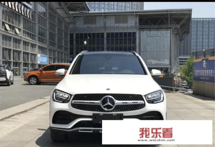 奔驰suv260图片及报价？奔驰glb四驱七座落地价？