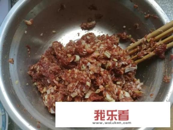 调肉馅怎么调好吃又嫩的？怎么让肉馅变嫩增香？