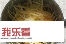 山东鸡蛋饼的做法窍门？土豆丝鸡蛋饼的做法？