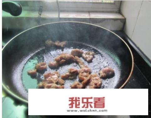 豆芽炒肉片的做法