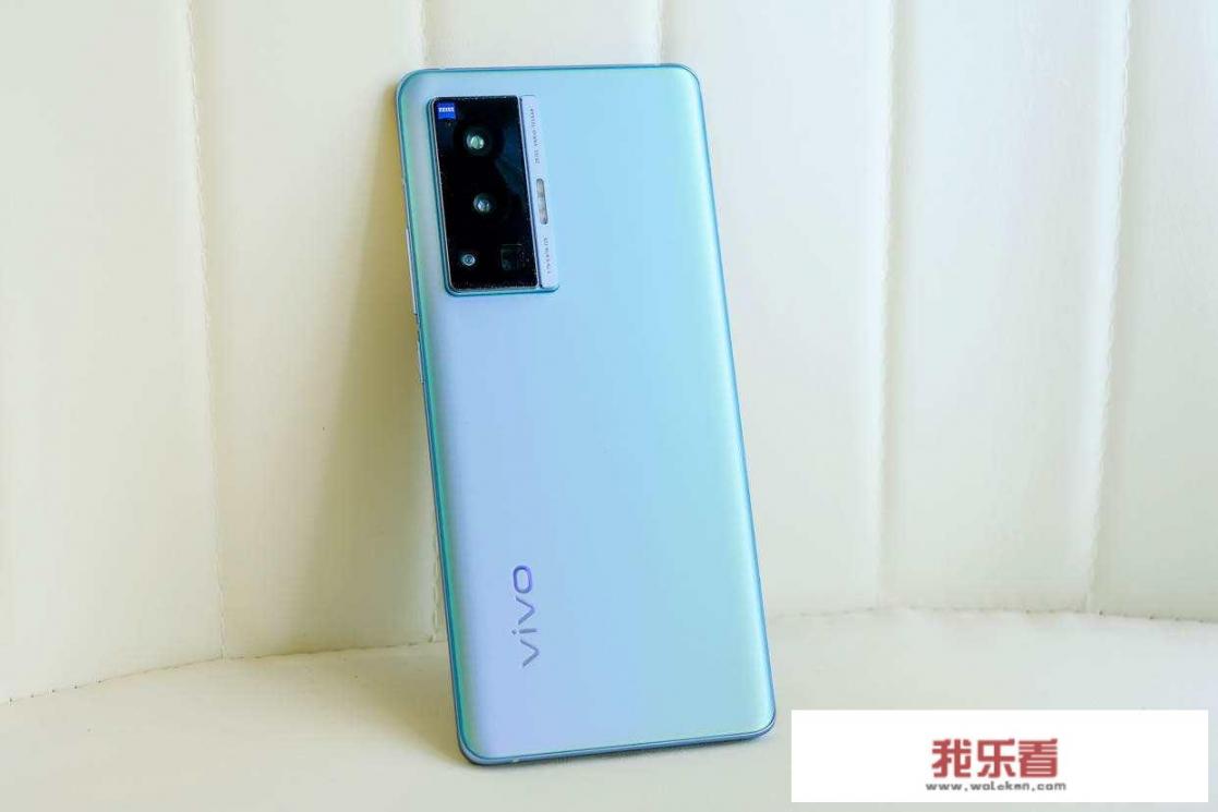 颜值与实力并存，vivo X70系列三款手机哪款最适合入手