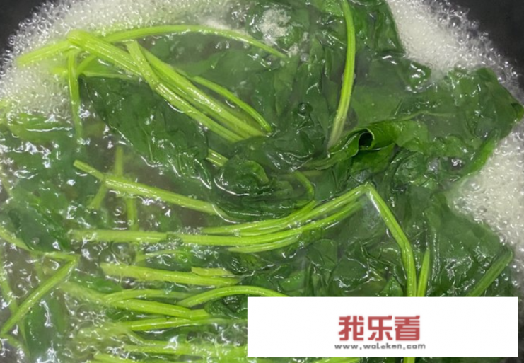 果仁菠菜凉拌怎么拌？_果仁菠菜凉拌