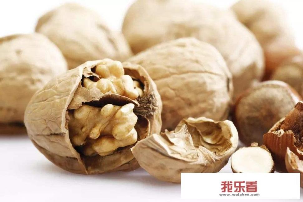 核桃仁除了和西芹炒，还有哪些吃法呢？_核桃的吃法和做法视频