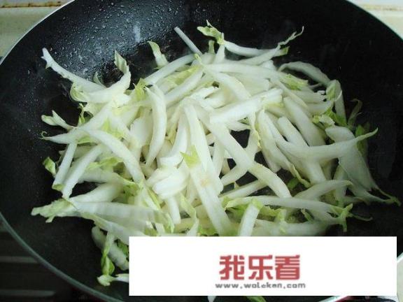 白菜炒肉怎么做？_白菜炒肉做法