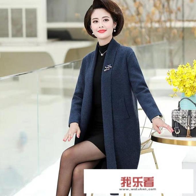 五十岁女人穿什么衣服洋气？_心情很好的图片