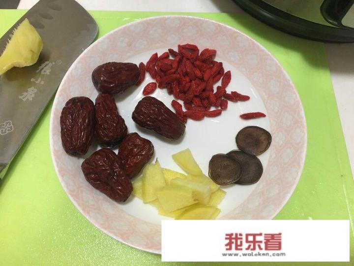 坐月子鸽子汤怎么炖？