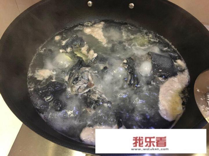 坐月子鸽子汤怎么炖？