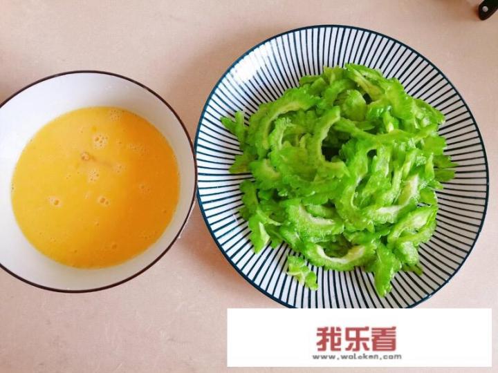 鸡蛋炒苦瓜的做法是什么？