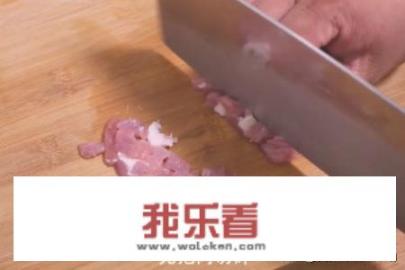 金针菇炒肉怎么做？