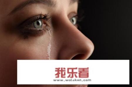 有些妹子哭的稀里哗啦，伤心欲绝，怎么还有时间拍照片发朋友圈？