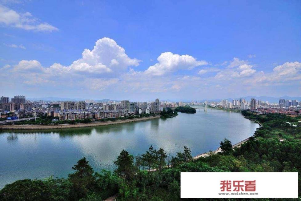 赣州蓉江新区的大学城有没有大型超市？