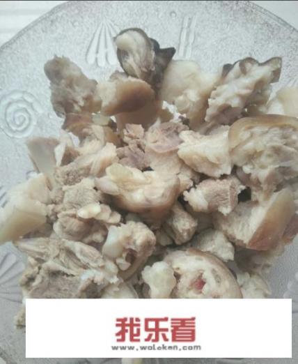 猪蹄炖黄豆的做法？