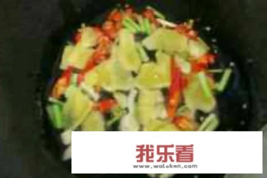 冰箱冷冻鸡怎么炒新鲜好吃？