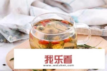 怕冷的中年女人夏天适合喝什么茶？