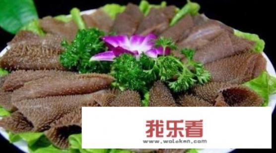 在四川吃火锅时，有哪些必点的素菜和肉菜？