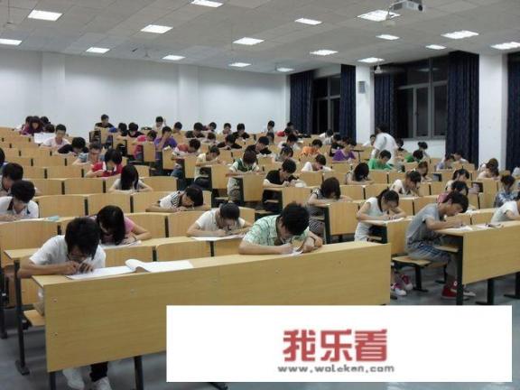 大学所有的专业都学数学和英语吗？