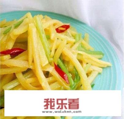 土豆炒芹菜香菇的做法？