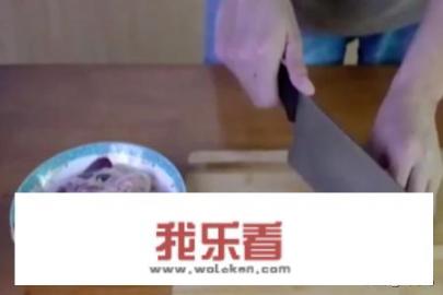 如何制作酸辣鸡杂？