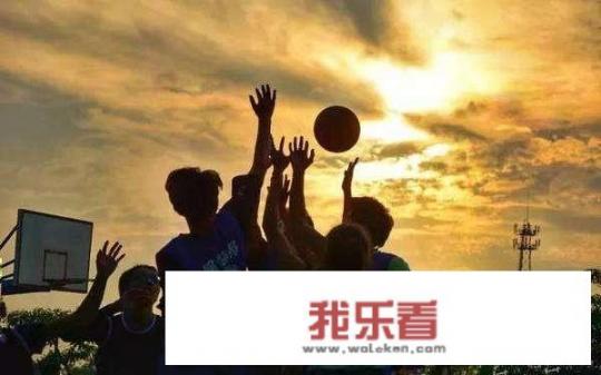 大学里要怎样过?好迷茫，安静不下来，上课都感到好累，课外都玩手机，看不进书，我要怎么办？