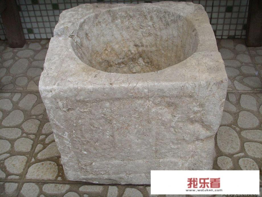 农村的石臼是怎样操作的？