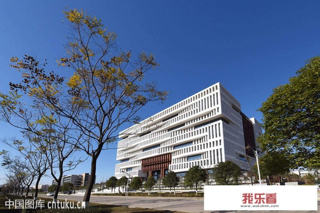武汉理工大学，余家校区怎样？那边的生活费大概一个月多少？