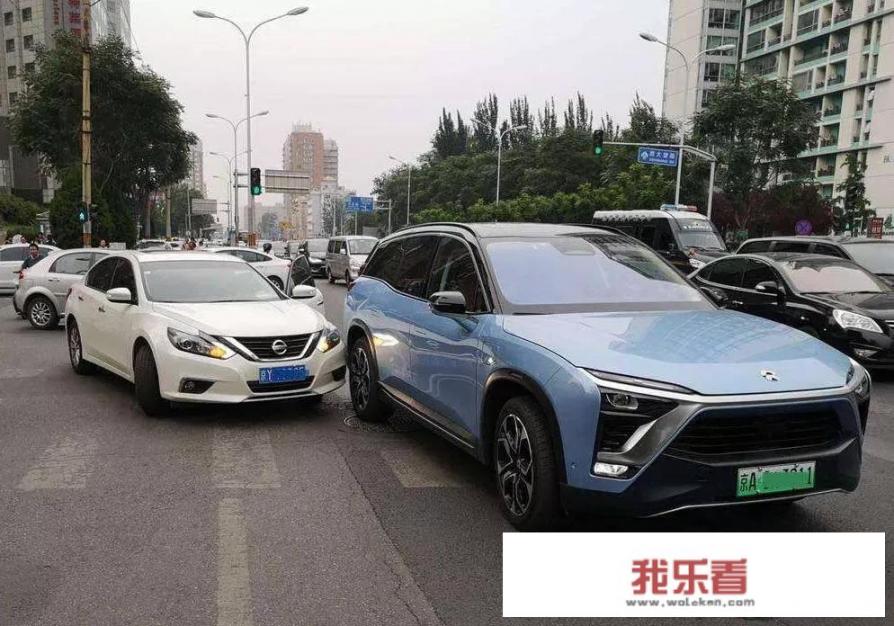 奔驰E前保险杠补漆大概多少钱，这点可以用补？