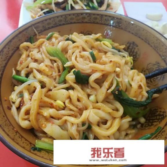 学校食堂早上只有煎饼、蛋饼、花卷、茶叶蛋这类面食，吃了发胖吗？