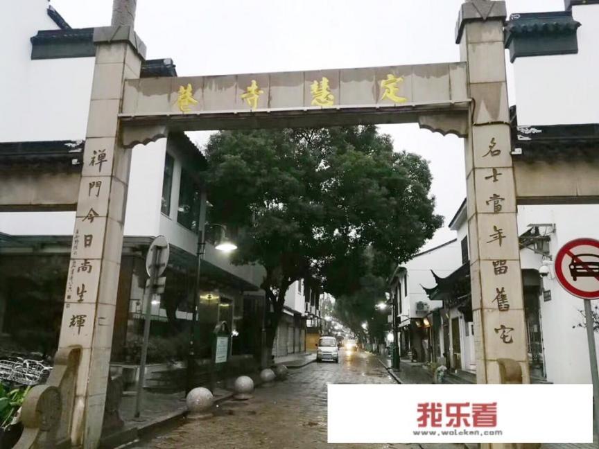 双塔的寓意及象征？