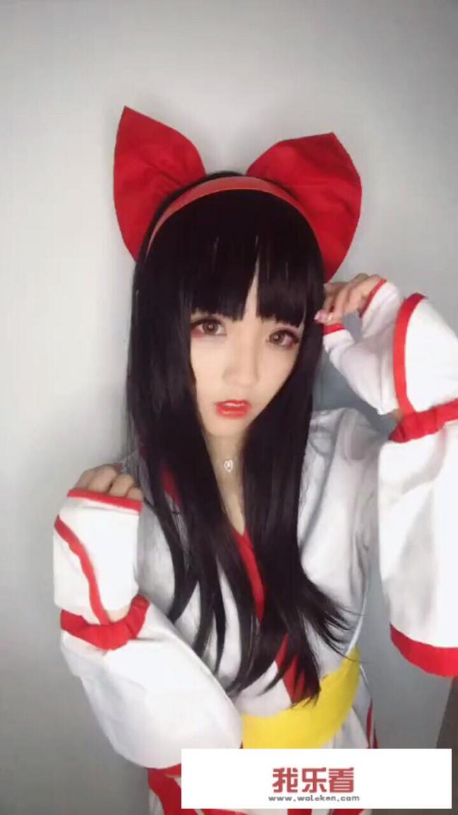 手机相册里的照片怎么设全屏？