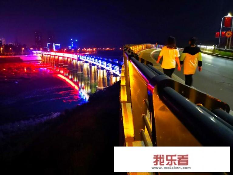 华为手机谁拍夜色的图片清晰，能否发来共赏一下？