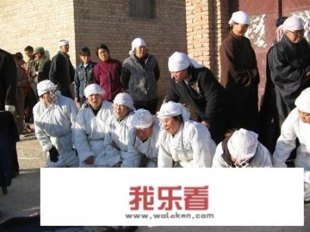 按中国的传统，老人去世，整个葬礼的流程是怎样的？