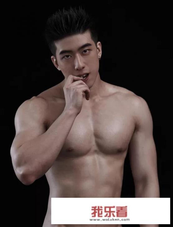我朋友收藏了很多肌肉男图片，他是有什么心理问题吗？
