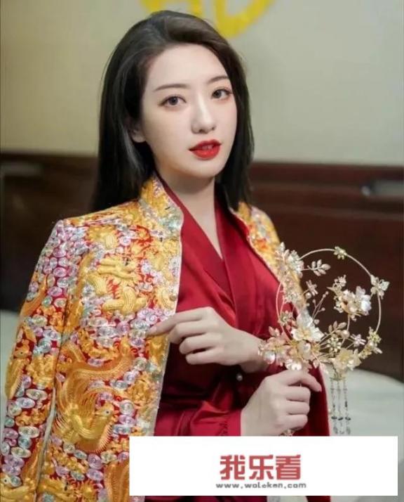为什么有的女人既时尚又有女人味？